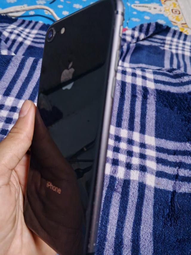 โทรสัพมือถือมือ2รุ่น iPhone 8