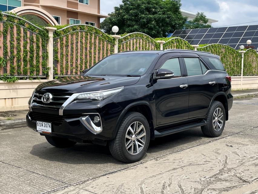 TOYOTA FORTUNER 2.8 V 4WD ปี 2015 จดปี 2018 เกียร์AUTO 4X4 สภาพนางฟ้า