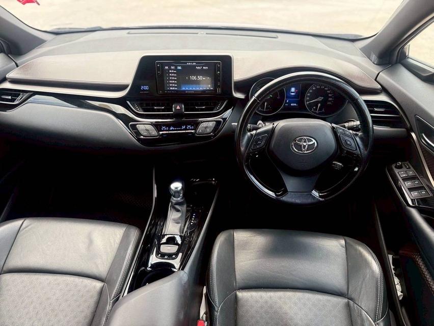 Toyota C-HR Hybrid ปี 2018 Wagon 4dr HV HI TOP CVT FWD top 1.8 (Hybrid) สีเทา ออโต้ รูปที่ 8