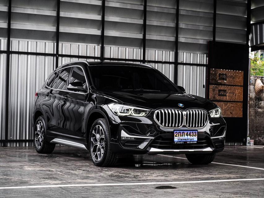 BMW X1 ดีเซล xDrive2.0d xLine ปี 2022 สีดำ 1