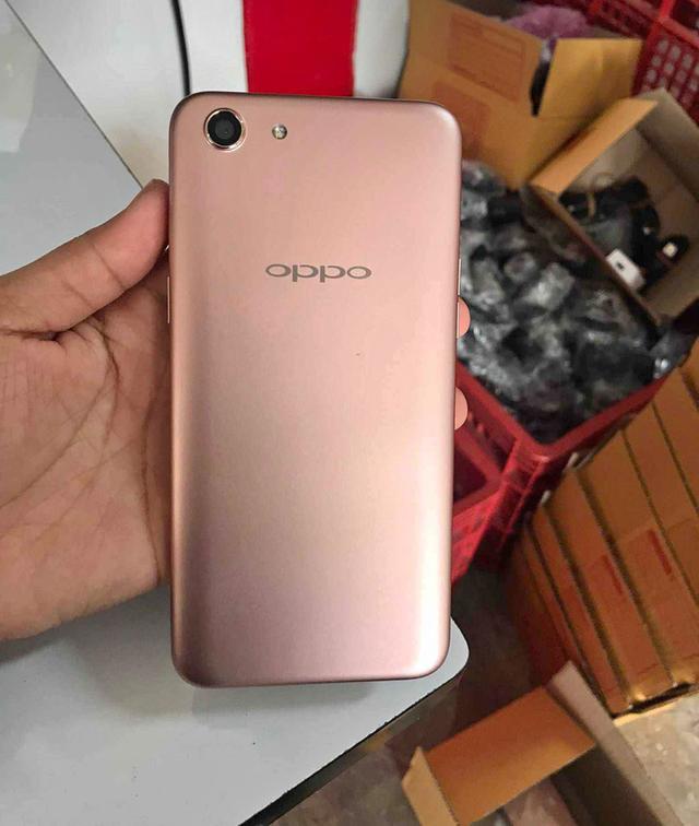 Oppo A83 เครื่องมือสองสภาพดีสวย พร้อมใช้งานลื่นๆ 