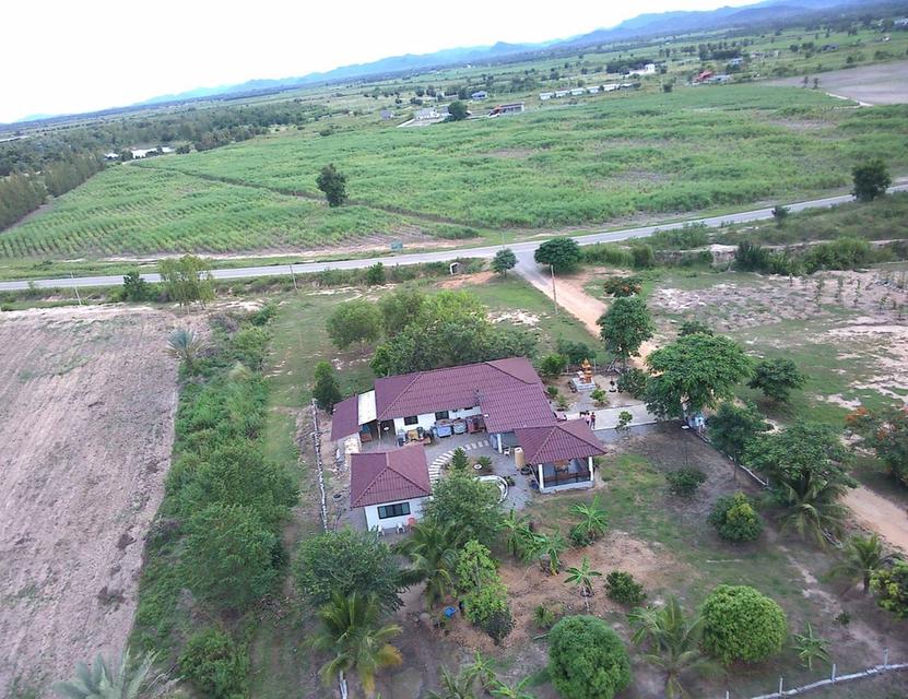 บ้าน 2 หลังบนที่ดิน 1 ไร่ 5