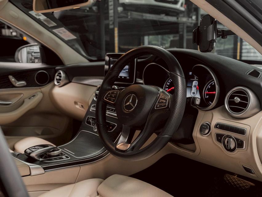 รหัสรถ 67GG3636 BENZ C350e  AVANTGARDE ปี 2018 19
