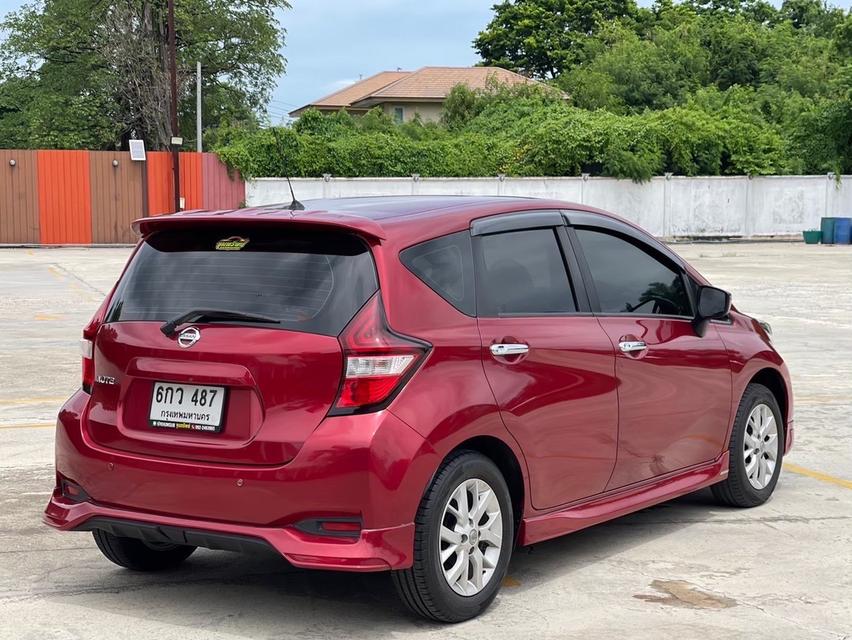 Nissan Note 1.2V ปี 2017 AT สีแดง รูปที่ 4