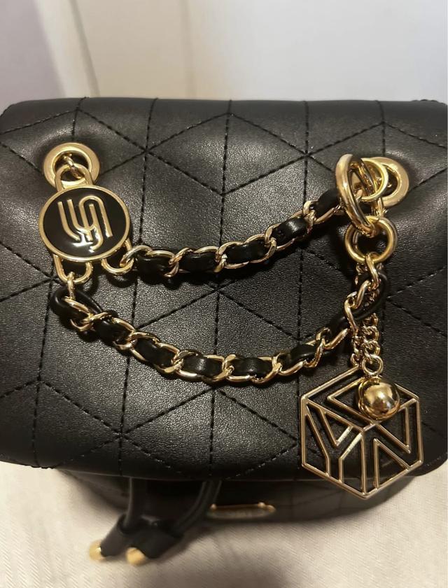 ส่งต่อกระเป๋าเป้สีดำ Lyn (มือ2) ของแท้จาก Shop 6