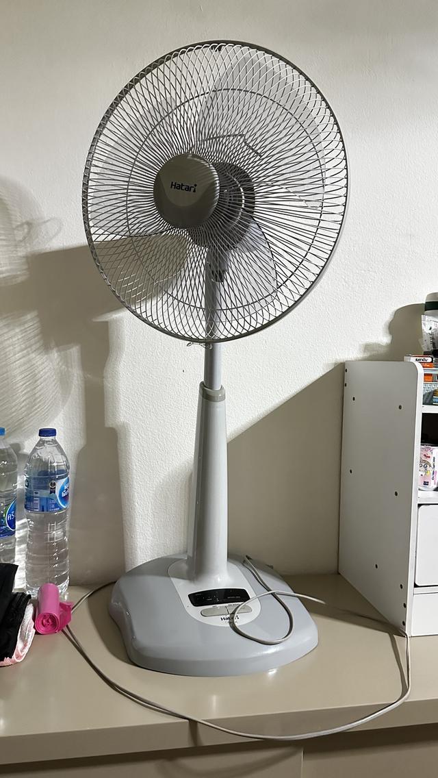 พัดลมตั้งพื้น Hatari ขนาด 16 นิ้ว