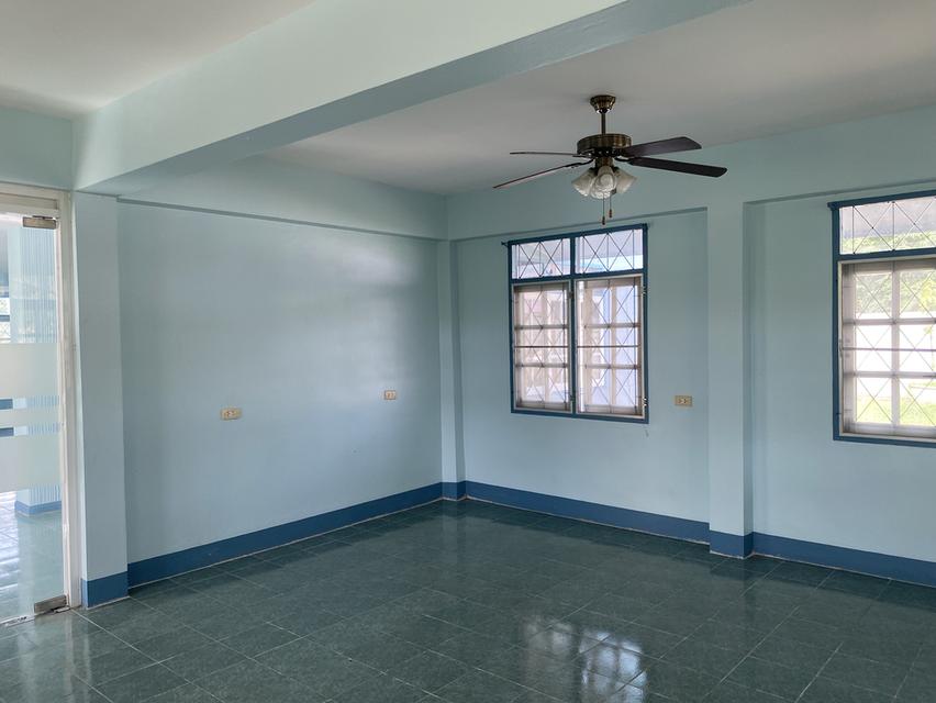 จรูญ ขายบ้านเดี่ยว 2 ชั้น 4 ห้องนอน 2 ห้องน้ำ บ้านอยู่หลังโรงเรียน 2กิโลเมตร ถึงเซเว่น.  0815554264 8
