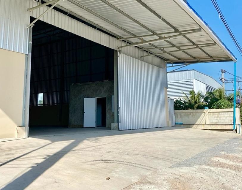 ให้เช่าโกดัง พร้อมสำนักงาน สภาพใหม่ / พื้นที่ 800 ตารางเมตร ถนนพระราม 2 ซอยบางกระดี่ 30 เข้าซอยไม่ลึก 1