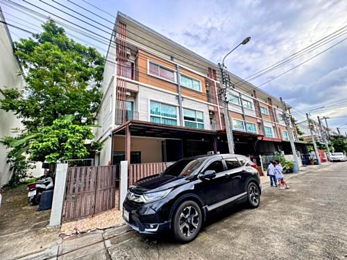 ให้เช่าทาวน์โฮม 3 ชั้น หลังมุม หมู่บ้านวิลเลต ซิตี้ พัฒนาการ 38 ใกล้ซีคอนสแควร์ (N.1828) 2