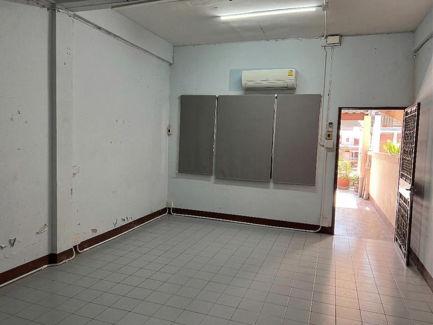 ให้เช่าทาวน์เฮ้าส์ 2 ชั้น ซอยประชาราษฎร์ 16/1 ใกล้ Big C ติวานนท์ MRT แยกติวานนท์ โรงพยาบาลพระนั่งเกล้า 2