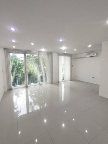 ให้เช่าทาวน์โฮม4ชั้นห้องมุม 300ตร.ม.ย่านรามอินทราใกล้แฟชั่นไอแลนส์,MRTวงแหวนรามอินทรา สามารถจดทะเบียนบริษัทได้ 13