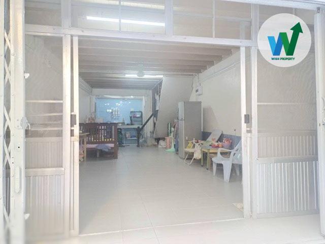 ขายอาคารพาณิชย์ 3 ชั้นทำเลดี บ้านพร้อมอยู่ แอร์ กู้เต็ม เข้าอยู่ได้เลย ใกล้รถไฟฟ้า ใกล้โรงเรียนอินเตอร์  ใกล้นางลิ้นจี่ 9