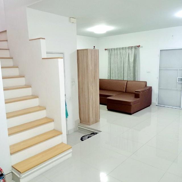 สุขสวัสดิ์ พระราม3 ม.พระจอมเกล้าธนบุรี 1.8 กม. 3 นอน ถูกสุดๆ ให้เช่าทาวน์โฮมหลังมุม 34 ตร.วา. 270 ตร.ม. 2 น้ำ 4