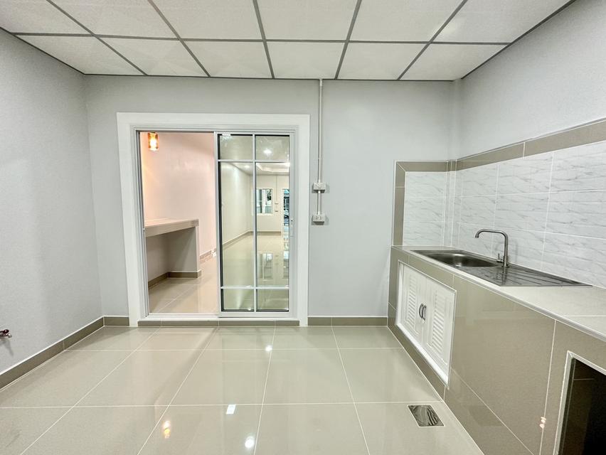 หมู่บ้านร่มเงาไม้ ถนนวัดลาดปลาดุก 12