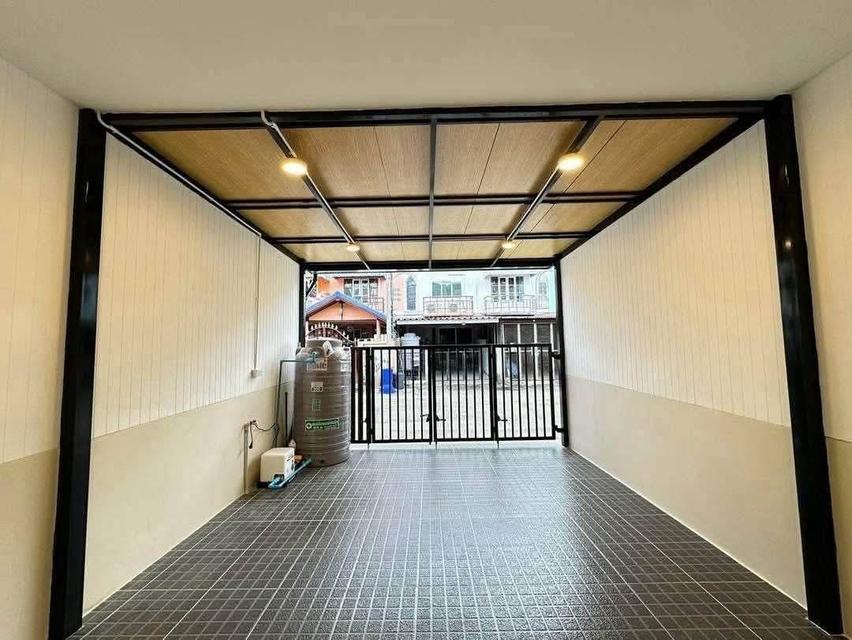 🔥 ทาวน์เฮ้าส์ 2 ห้องนอน บางบัวทอง ราคาเพียง 1.55 ล้าน พร้อมเฟอร์!🏡 หมู่บ้านสิรารมย์ ถนนบ้านกล้วย–ไทรน้อย เนื้อที่ 16 ตร.ว. 2