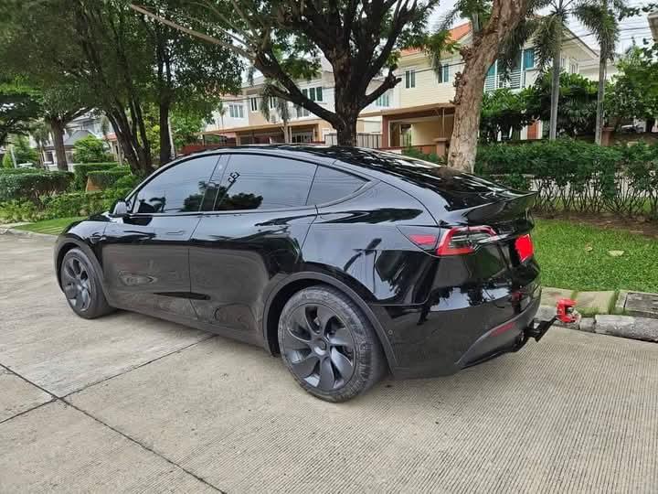 ปล่อยขายด่วน TESLA MODEL Y 2