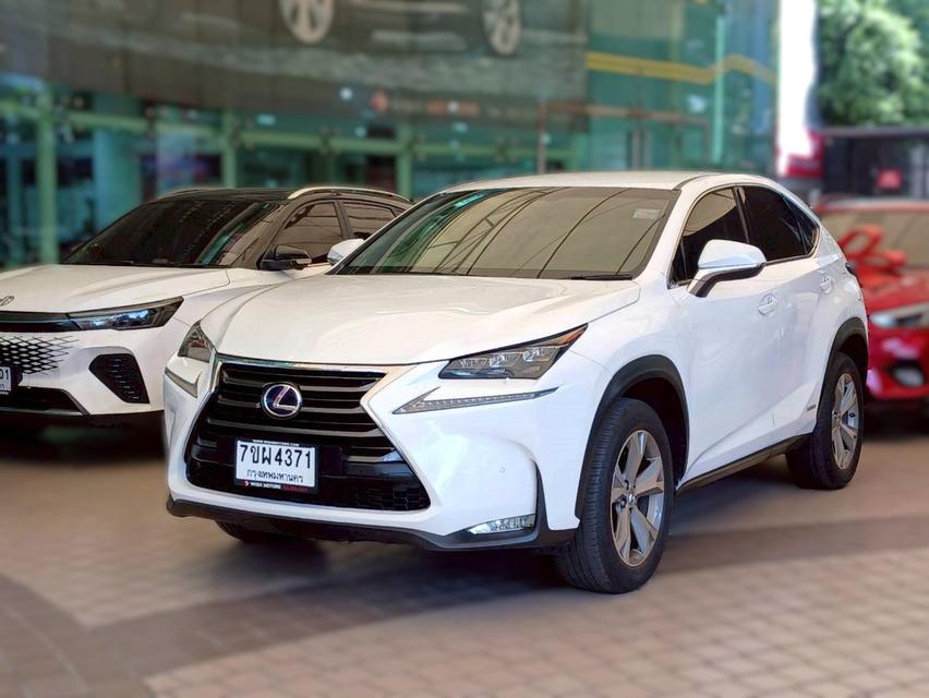 2015 Lexus NX300hฟรีดาวน์ รถสวยมือเดียว สภาพเยี่ยม