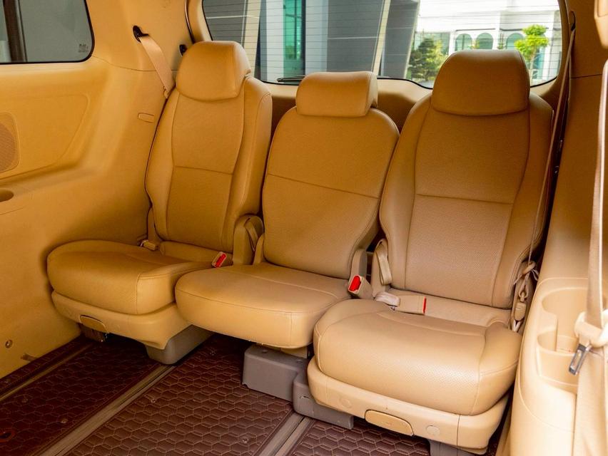 Kia Carnival 2.2LX ปี21 17