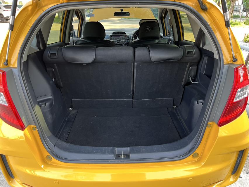 Honda JAZZ GE ออโต้ ปี08 รถบ้านจัดทรง 18
