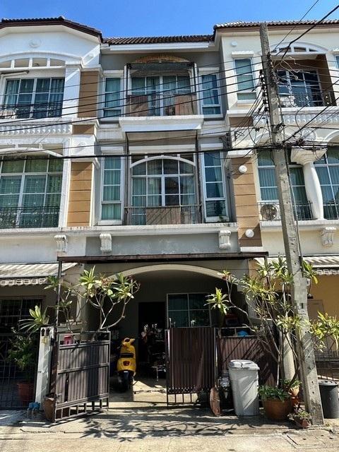 PP381 ขายทาวน์โฮม 3 ชั้น โครงการ บ้านกลางเมือง ลาดพร้าว - โชคชัย 4 ติดกองปราบปรามโชคชัย 4  ซอยโชคชัย4 ซอย 20-22 BAAN KLANG MUANG CHOKCHAI 4 1