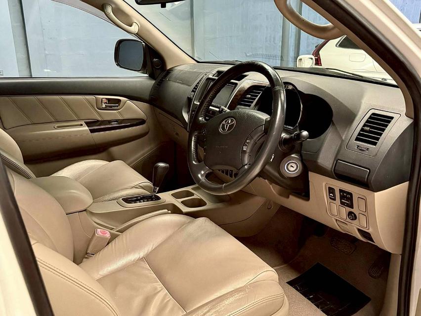 Toyota Fortuner 3.0 Aberto 4WD รุ่น 2