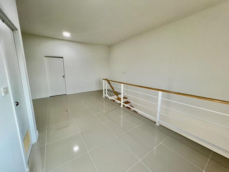 ขาย อาคารพาณิชย์ 3 ชั้น หน้ากว้าง 5.5 ม. ในซอยกันตนา นนทบุรี 8