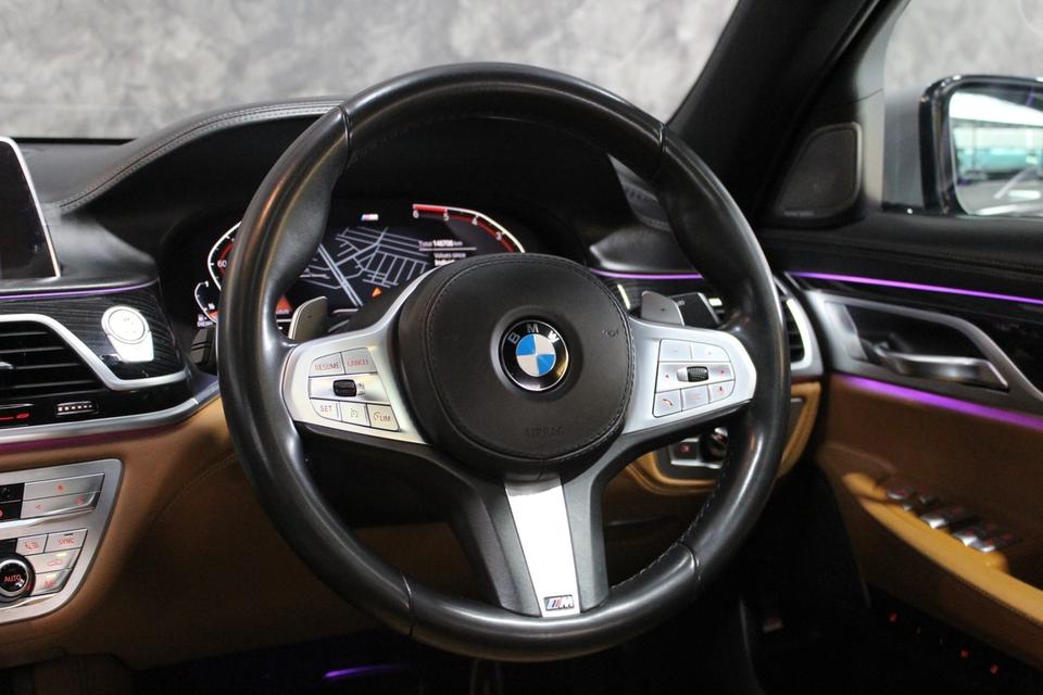 รหัสรถ JRS2714 BMW Series 730Ld Big Nose  M Sport 2020  15