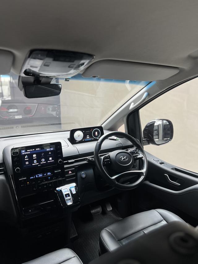 Hyundai Staria 2.2D Sel