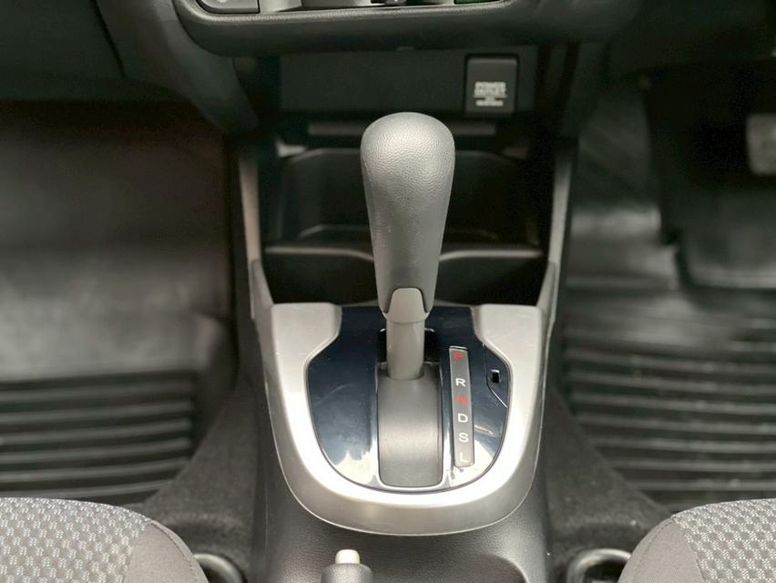 ปี 2018 HONDA JAZZ, 1.5 i-VTEC V รถสวยเดิม เช็คศูนย์ทุกระยะ  13