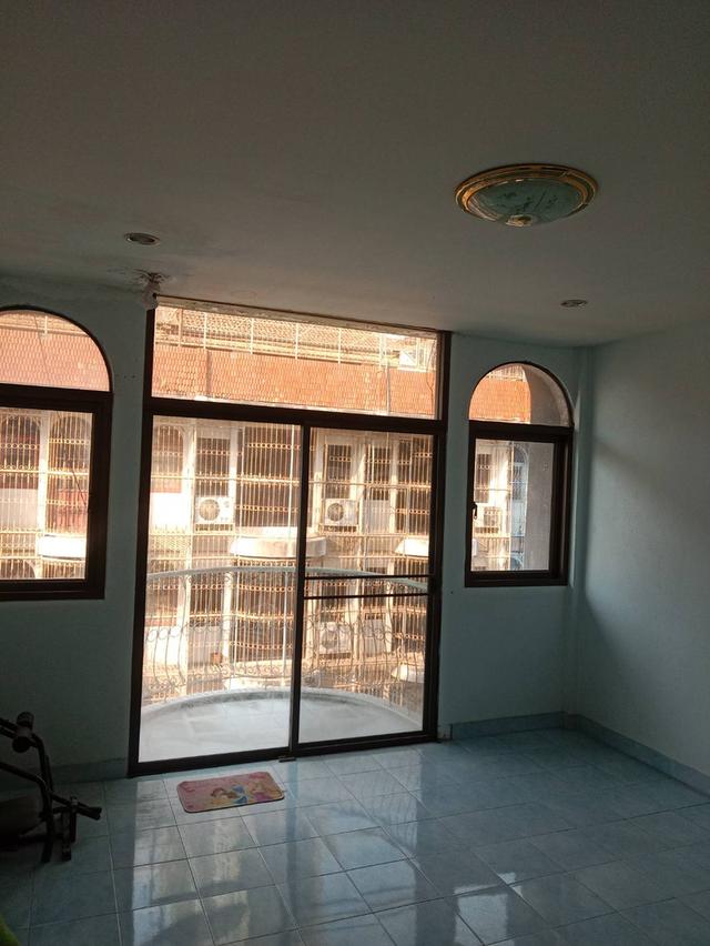 บ้านตึกแถวเชิงพาณิชย์ 7