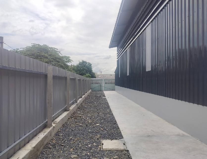 ให้เช่าโกดังพร้อมสำนักงาน สร้างใหม่ ทำเล ร่มเกล้า มีนบุรี ริมถนนบึงขวาง เข้าซอยไม่ลึก / พื้นที่โกดัง 250 ตารางเมตร / บนที่ดิน 200 ตารางวา 4