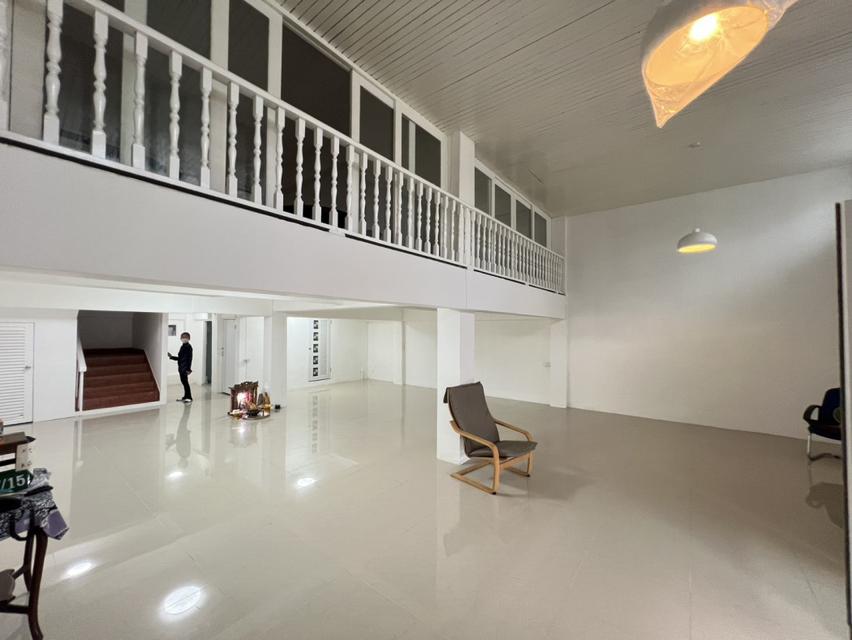 ให้เช่าตึกแถว 5 ชั้น 2 คูหา รีโนเวทใหม่ ติดถนนถนนบรมราชชนนี ใกล้เซ็นทรัลปิ่นเกล้า ทำเลทองย่านปิ่นเกล้า 2