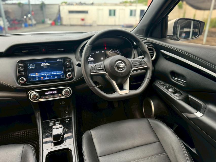NISSAN Kicks Wagon 4dr V FWD 1.2i Y22 (mnc)สีเทา ออโต้  รถสวยรถบ้านสภาพป้ายแดง 18