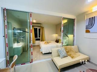 เช่า 10,000  คอนโด ห้อง28 ตร.วา  ไอรีส แอเวนิว อ่อนนุช  ลาดกระบัง Iris Avenue ใกล้สุวรรณภูมิ โรบินสัน พาสิโอ  ตึก4ขั้น6  081-3755244 2