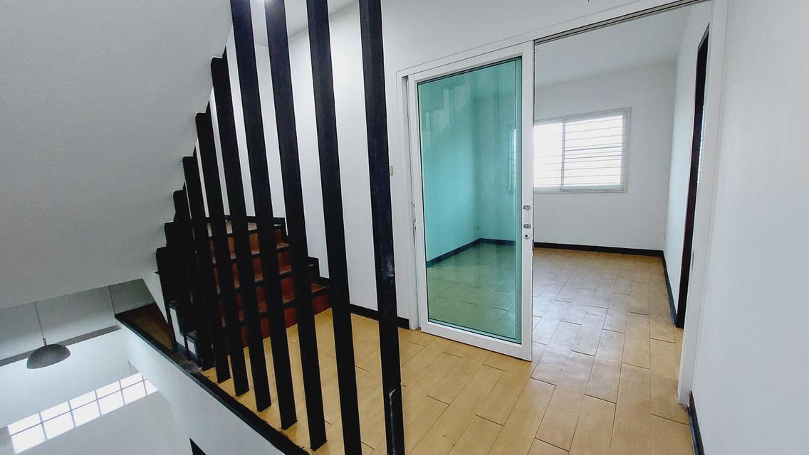 ขายอาคารพาณิชย์ 3 ชั้น หลังมุม ประเวศ สวนหลวง ร.9 (N.644) 13