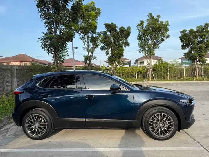 Mazda CX-30 สีดำ 4