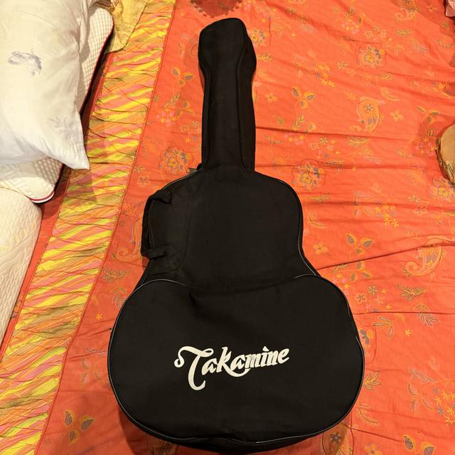 กีต้าร์ Takamine