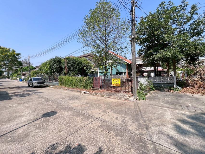 ขายที่ดินพร้อมสิ่งปลูกสร้าง หมู่บ้านสราญสิริ นาวาร่า คลอง2 คลองหลวง 3