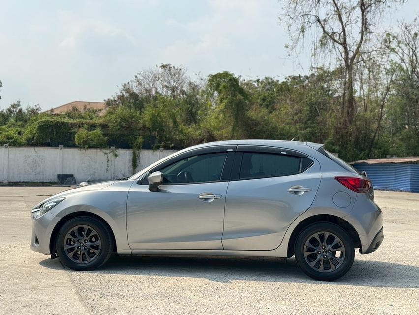 Mazda2 1.3 Hight Plus Top ปี2016 AT สีเทา รูปที่ 7