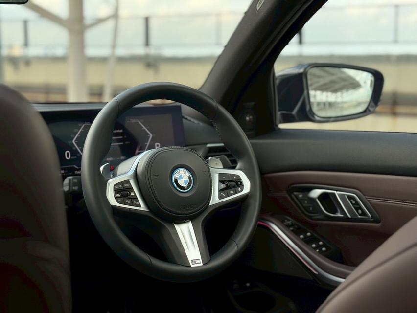BMW 330e M Sport LCI ปี 2023 ไมล์ 40,xxx km 16