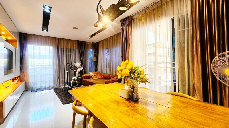 ปัญญาอินทรา บ้านเดี่ยว 2ชั้น 4-5นอน 3 น้ำ ใกล้รร.สาธิตพัฒนา 500 ม. 101ตร.ว. ซาฟารีเวิลด์ 1.2 กม. 2