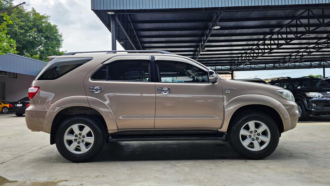 🚗 2008 TOYOTA Fortuner 2.7 V SUV ✨ รถ PPV ยอดฮิต สีน้ำตาลหล่อเข้ม สมรรถนะแกร่ง แต่งมาให้ครบๆ พร้อมใช้งานกว้างขวาง นั่งสบาย ลุยได้ทุกเส้นทา รูปที่ 4