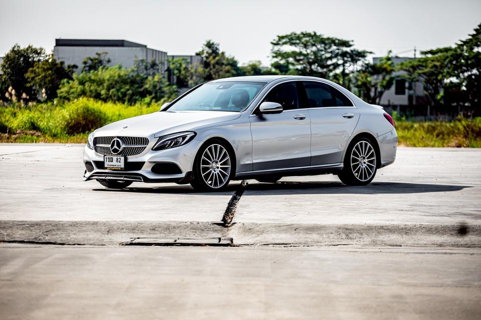 Benz C350e ปี 2017  สีบรอน สวยสภาพดี