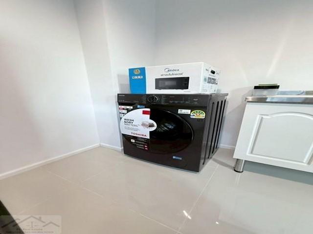 ให้เช่าโฮมออฟฟิศ 4ชั้น ซอยพหลโยธิน50 โครงการ 128 Possible Private Home Office ใกล้ BTS สายหยุด มี 2อาคารให้เลือกเช่า 8