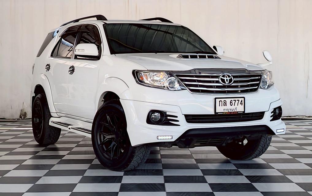 TOYOTA FORTUNER 3.0 V CHAMP .4WD.ภายในสีดำ ปี 2014 เกียร์ออโต้