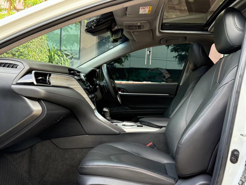 2021 CAMRY HV PREMIUM รุ่น TOP สุด รถมือเดียวออกป้ายแดง รถวิ่งน้อย เข้าศูนย์ตรงระยะ รถไม่มีอุบัติเหตุครับ 13