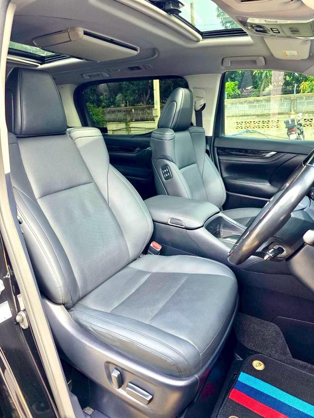 Toyota ALPHARD 2.5SC PACKAGE สีดำ ปี 2022 ไมล์ 55,000 กม.  8