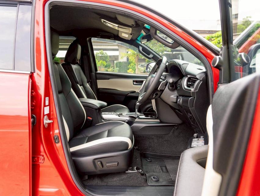 ขาย Toyota Fortuner 2.8legender 4wd ปี21 13