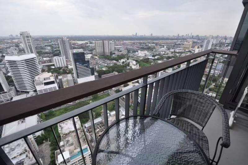 Sale / Rent Rhythm Sukhumvit 42 35th floor 80 sqms 2 bedrooms 2 bathrooms Fully furnished Rent 72,000 baht 17