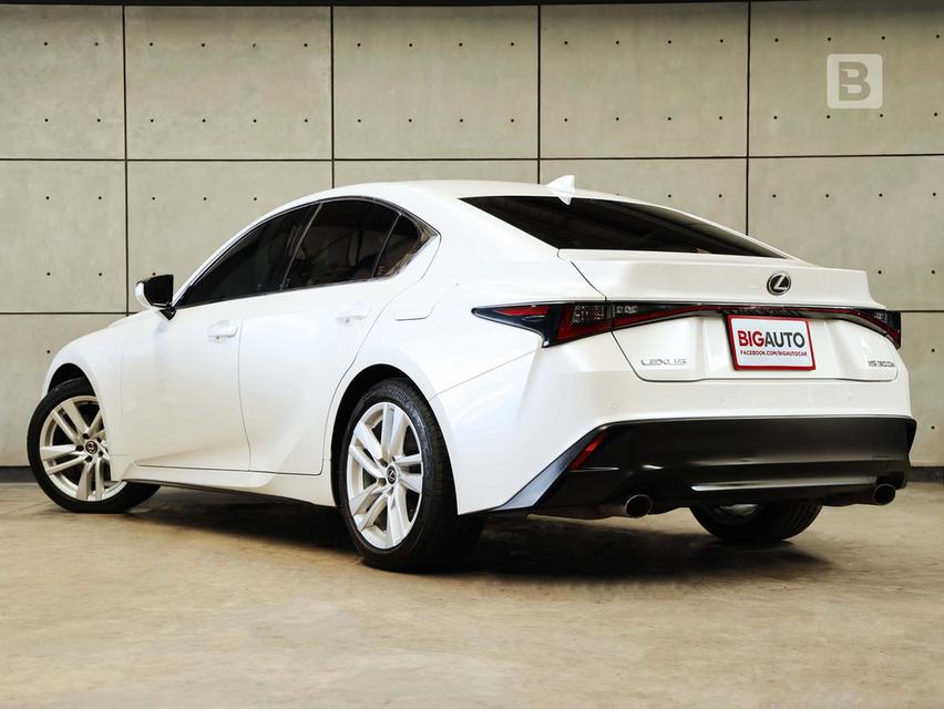 2023 Lexus IS300h 2.5 (ปี 13-26) Luxury Sedan AT B4304 รูปที่ 3